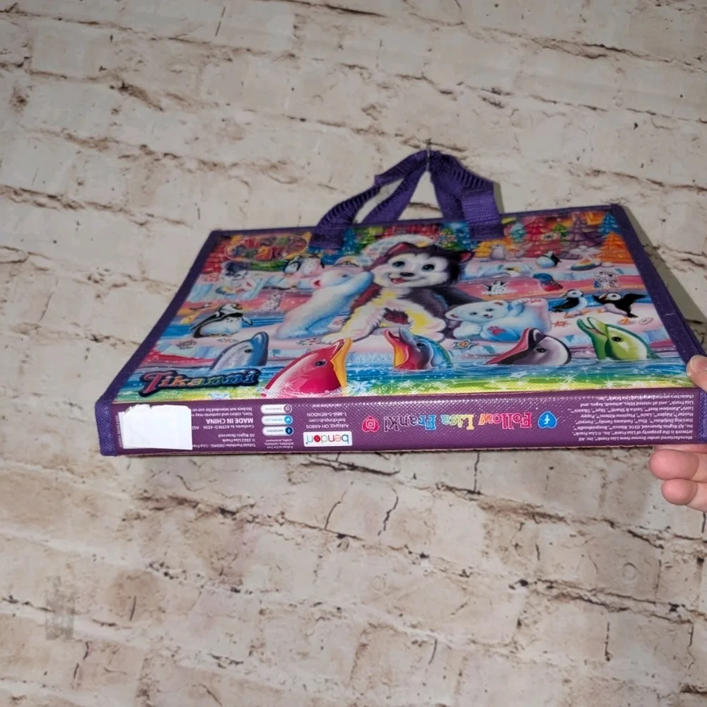 ♥️This is a Lisa Frank Tikanni trifold portfolio carrying case.